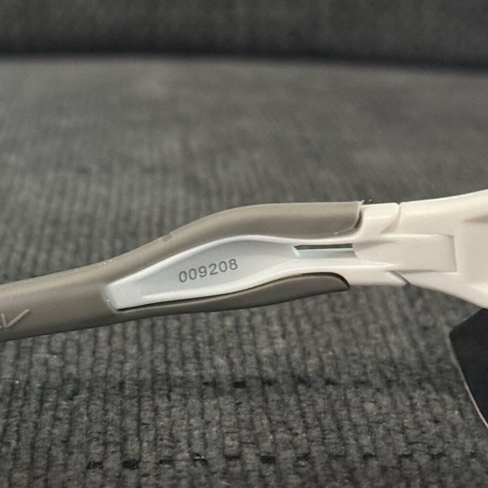 Oakley Radar EV PRIZM Polarized OO9208 White-Gray Frame - Picture 8 of 8